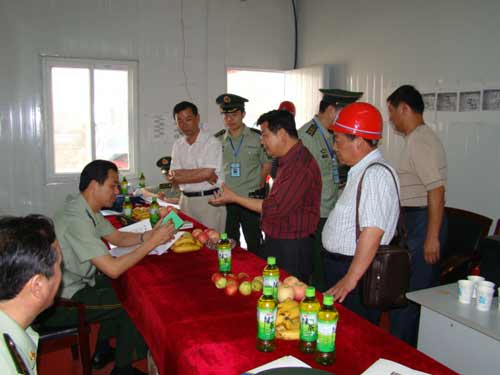 安徽省消防總隊(duì)到Y(jié)T保溫現(xiàn)場(chǎng)檢收贊揚(yáng)YT保溫材料