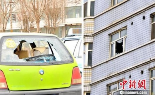 被吹落外墻保溫材料砸中