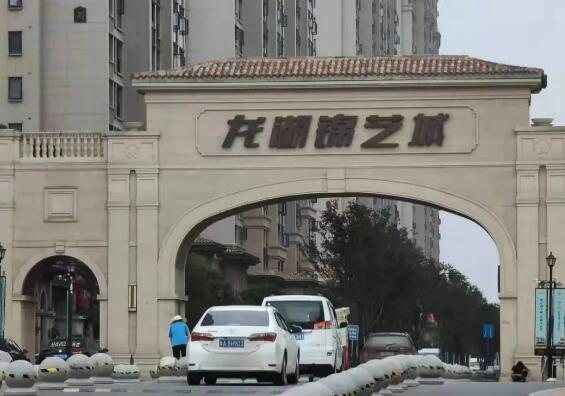 外墻保溫材料弄虛作假,“泡沫板”充當(dāng)巖棉存隱患