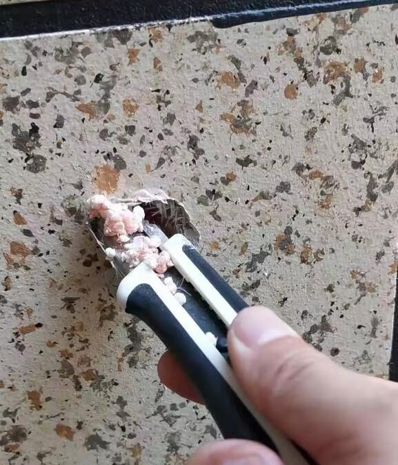 外墻保溫材料弄虛作假,“泡沫板”充當(dāng)巖棉存隱患